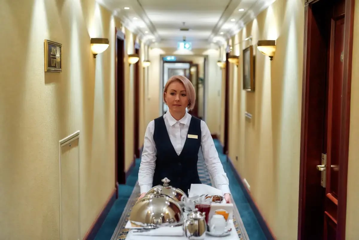 room-service-hotel